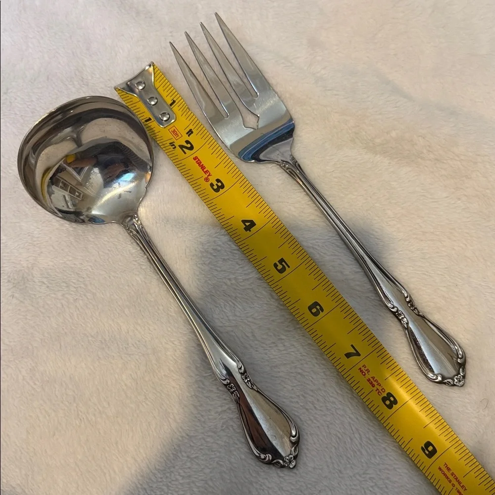 Oneidacraft Deluxe Stainless Serving Spoon, soup spoon and Fork Glossy Silver